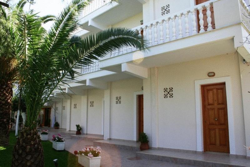 Πανσιόν Πωσειδωνία Aparthotel Αμάρυνθος Εξωτερικό φωτογραφία