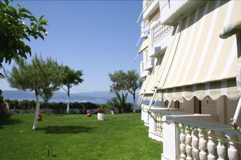 Πανσιόν Πωσειδωνία Aparthotel Αμάρυνθος Εξωτερικό φωτογραφία