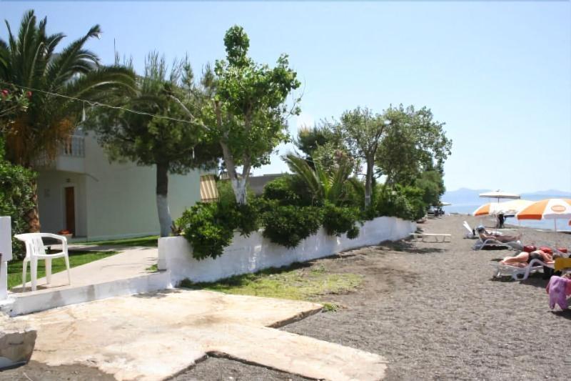 Πανσιόν Πωσειδωνία Aparthotel Αμάρυνθος Εξωτερικό φωτογραφία