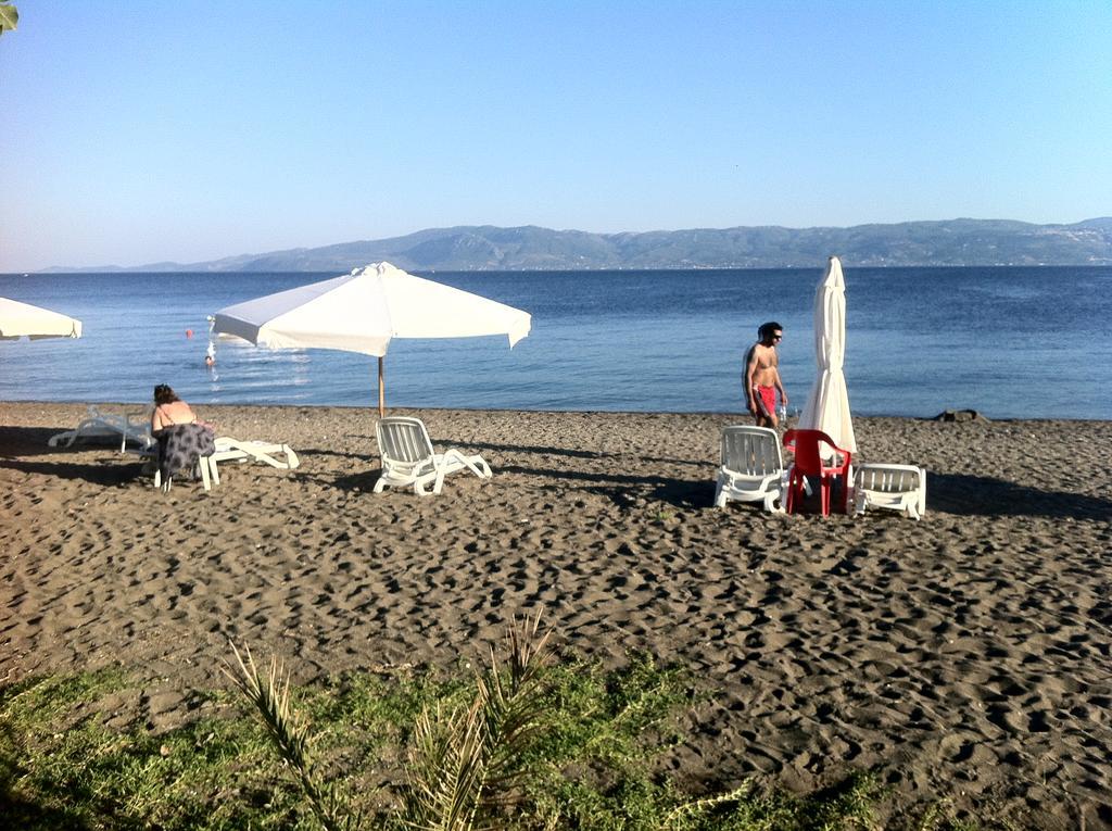 Πανσιόν Πωσειδωνία Aparthotel Αμάρυνθος Εξωτερικό φωτογραφία