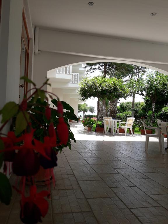 Πανσιόν Πωσειδωνία Aparthotel Αμάρυνθος Εξωτερικό φωτογραφία